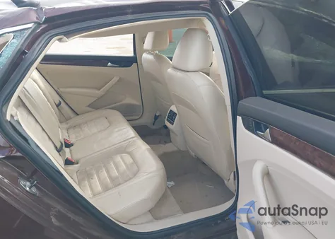 2013 Volkswagen Passat 2.0L Tdi Sel Premium z USA, uszkodzony, nr VIN 1VWCN7A37DC121724